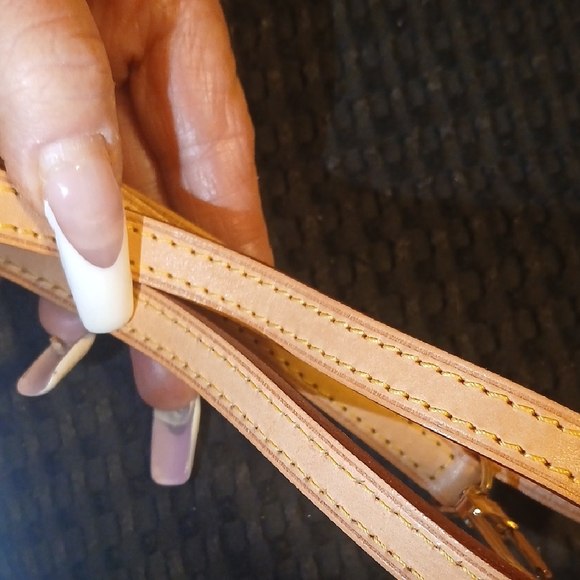 Eva - Picture 2 of 8